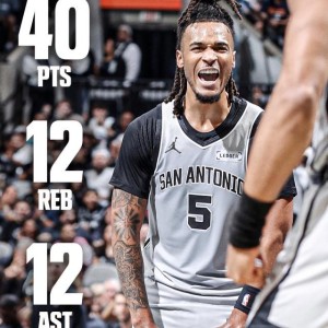 开云体育官网-文班队友比肩张伯伦！卡斯尔轰出历史级40+三双